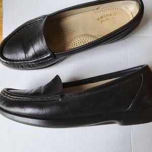 SAS Tripad kids girls black slip on shoes Sz 4.5M